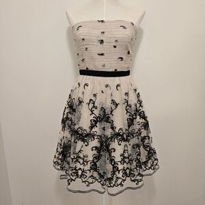 Adrianna Papell Embroidered Tulle Dress Size 8